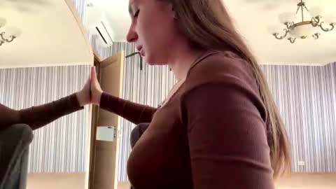 Snapshot of adeleapel chatting on March 20, 9:36 am Poly online show from March 20, 9:36 am