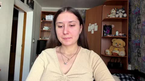 Snapshot of adeleapel chatting on April 1, 8:04 am Poly online show from April 1, 8:04 am