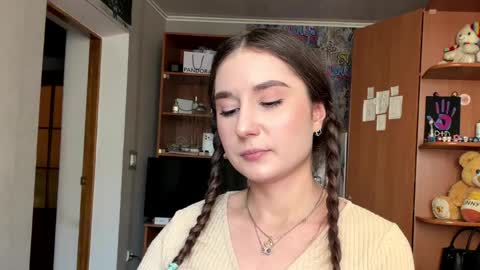 Snapshot of adeleapel chatting on April 1, 1:41 pm Poly online show from April 1, 1:41 pm