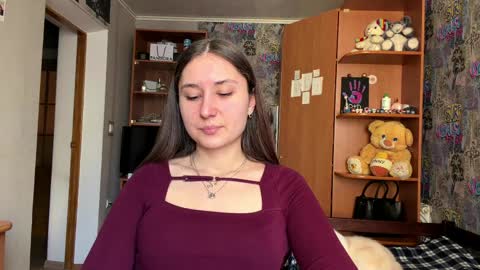 Snapshot of adeleapel chatting on April 2, 11:08 am Poly online show from April 2, 11:08 am