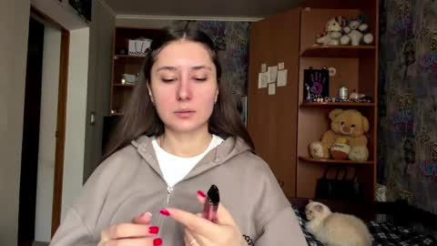 Snapshot of adeleapel chatting on April 3, 8:12 am Poly online show from April 3, 8:12 am