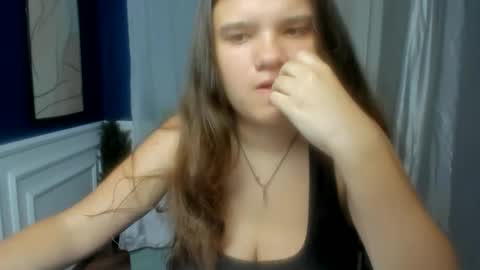 adelecruzz online show from June 6, 11:48 am