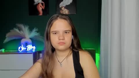 adelecruzz online show from June 7, 11:36 am
