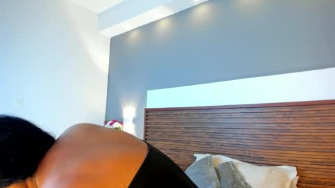 Snapshot of adelehottman chatting on October 1, 12:55 pm Adele online show from October 1, 12:55 pm