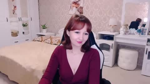 AdeleMoran online show from March 7, 8:33 pm