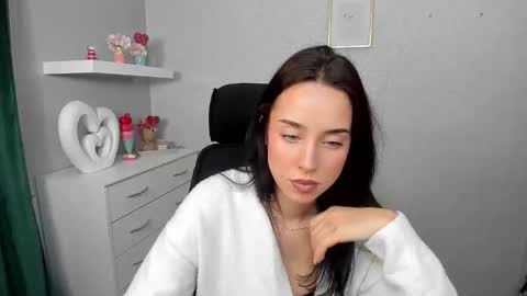 Snapshot of adelesolo chatting on March 20, 6:29 am Adele online show from March 20, 6:29 am