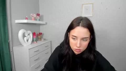 Snapshot of adelesolo chatting on March 24, 6:29 am Adele online show from March 24, 6:29 am