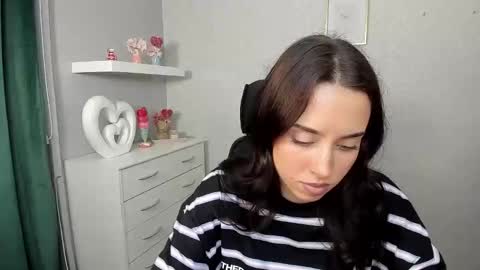 Snapshot of adelesolo chatting on March 26, 6:41 am Adele online show from March 26, 6:41 am