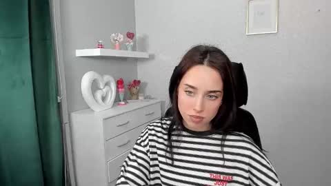 Snapshot of adelesolo chatting on March 30, 5:41 am Adele online show from March 30, 5:41 am