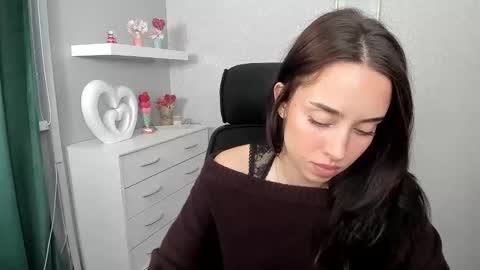 Snapshot of adelesolo chatting on March 31, 5:52 am Adele online show from March 31, 5:52 am