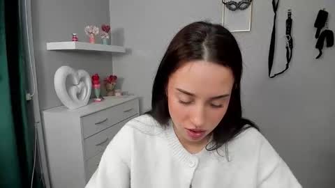 Snapshot of adelesolo chatting on April 2, 5:38 am Adele online show from April 2, 5:38 am