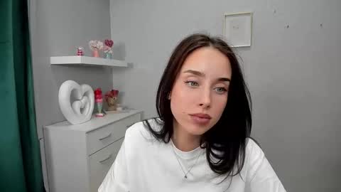 Snapshot of adelesolo chatting on April 7, 5:52 am Adele online show from April 7, 5:52 am