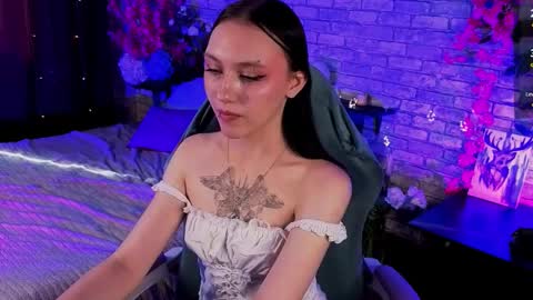miss Ada online show from September 15, 8:58 am