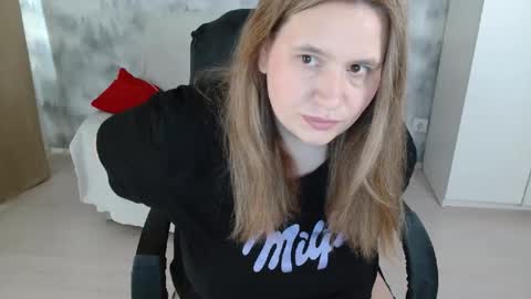 Snapshot of adelinalawson chatting on April 12, 11:26 am adelinalawson online show from April 12, 11:26 am
