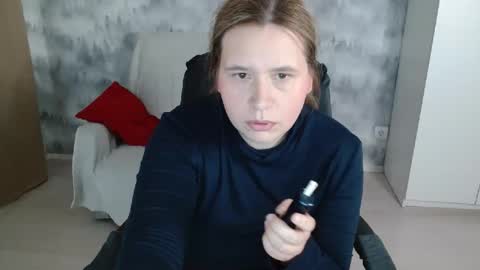 Snapshot of adelinalawson chatting on April 13, 10:54 am adelinalawson online show from April 13, 10:54 am