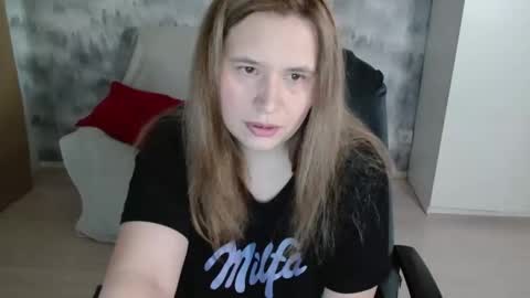 Snapshot of adelinalawson chatting on April 19, 7:18 am adelinalawson online show from April 19, 7:18 am
