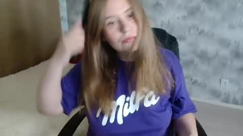 Snapshot of adelinalawson chatting on June 21, 10:29 am adelinalawson online show from June 21, 10:29 am