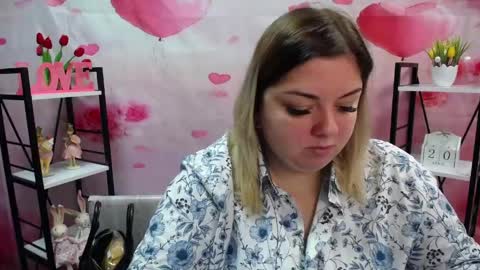 Snapshot of adelinamaster chatting on April 20, 5:05 pm AdelinaMaster online show from April 20, 5:05 pm