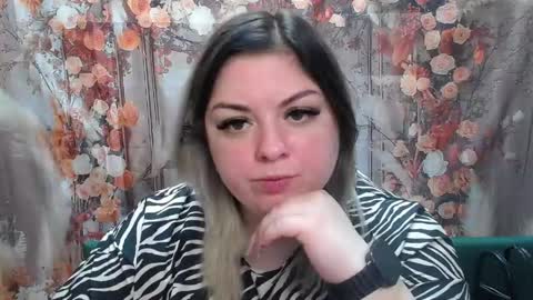 Snapshot of adelinamaster chatting on May 6, 5:07 pm AdelinaMaster online show from May 6, 5:07 pm