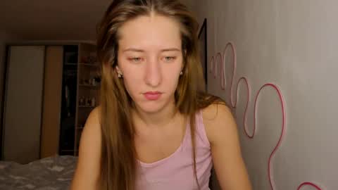 Adell online show from April 25, 9:34 pm