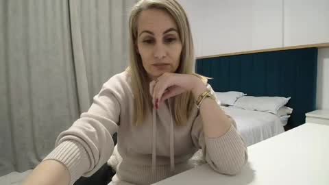 Adellyn online show from May 1, 6:12 pm