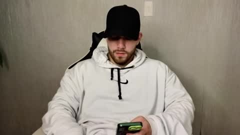 Snapshot of ades_lowe chatting on October 18, 11:33 am Ades online show from October 18, 11:33 am