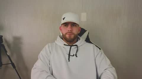 Snapshot of ades_lowe chatting on November 1, 12:18 pm Ades online show from November 1, 12:18 pm