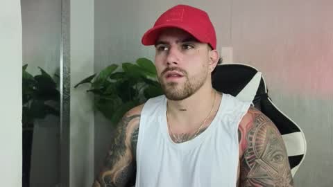 Snapshot of ades_lowe chatting on November 28, 10:40 am Ades online show from November 28, 10:40 am