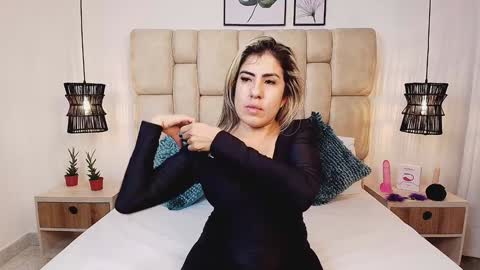 Snapshot of adharasmithh chatting on January 21, 9:25 pm AdharaSmithh online show from January 21, 9:25 pm