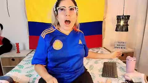 Snapshot of adharasmithh chatting on September 9, 7:13 pm AdharaSmithh online show from September 9, 7:13 pm