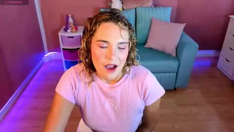 Snapshot of adharawo chatting on November 29, 12:52 pm Adhara online show from November 29, 12:52 pm