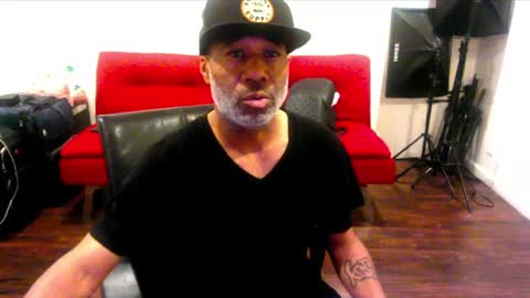 Snapshot of adick_ting chatting on December 27, 7:14 pm adick_ting online show from December 27, 7:14 pm