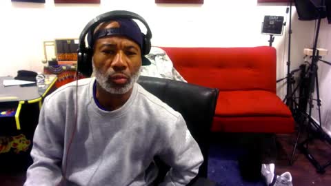 Snapshot of adick_ting chatting on October 23, 7:40 am adick_ting online show from October 23, 7:40 am