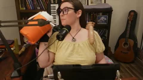 adobe_angel304 online show from December 17, 2:23 am