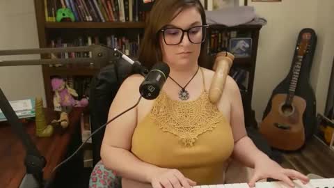 adobe_angel304 online show from January 14, 1:58 am