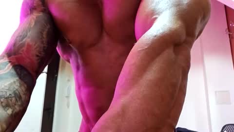 Snapshot of adonis_msc chatting on April 5, 4:48 pm Adonis online show from April 5, 4:48 pm