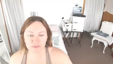 adorable22 online show from June 21, 1:03 pm