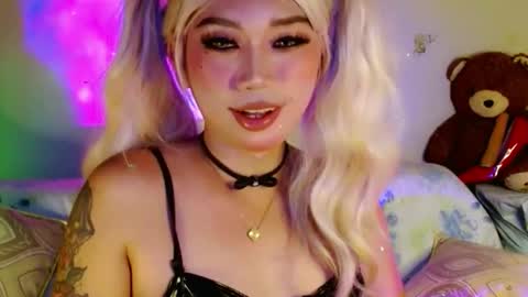 Snapshot of adorableslutxxx chatting on November 12, 9:14 pm jasmine online show from November 12, 9:14 pm