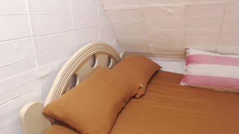 Snapshot of adorabletrans69 chatting on April 3, 3:32 pm Princess BLanca online show from April 3, 3:32 pm