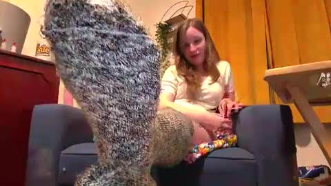 Snapshot of adorequeenbunny chatting on December 19, 9:28 pm Queen Bunny online show from December 19, 9:28 pm