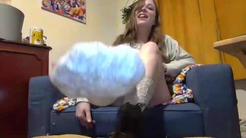 Snapshot of adorequeenbunny chatting on December 27, 9:00 pm Queen Bunny online show from December 27, 9:00 pm