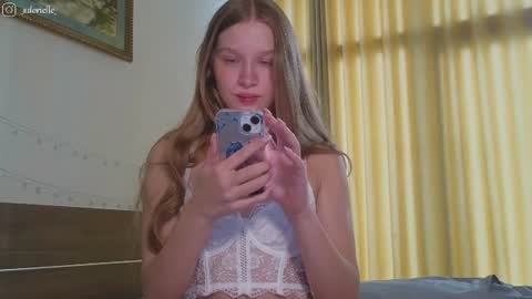 Lia  online show from July 18, 6:17 am