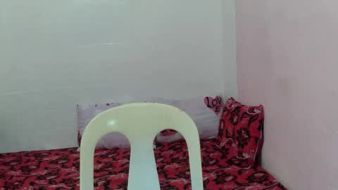 Snapshot of adorned_avah chatting on December 17, 8:42 am Eve online show from December 17, 8:42 am