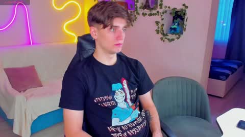 adrean_sofi online show from January 19, 1:33 pm