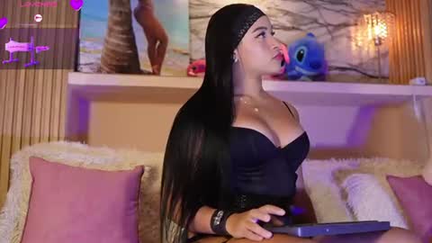 Adri crof online show from July 2, 3:17 am
