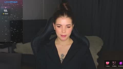 Snapshot of adri_dream chatting on November 19, 2:11 am Adriana online show from November 19, 2:11 am