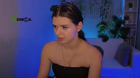 Snapshot of adri_sky chatting on August 4, 12:52 pm adri_sky online show from August 4, 12:52 pm