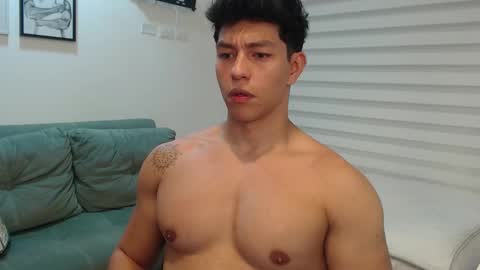 Snapshot of adrian_del_mar chatting on February 17, 5:30 pm Adrian del Mar online show from February 17, 5:30 pm