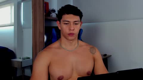 Adrian del Mar online show from May 25, 9:43 pm