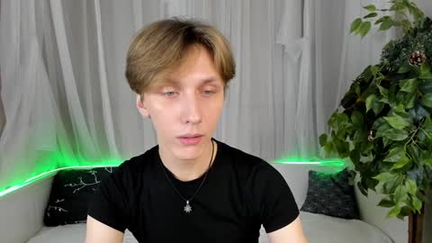 Adrian online show from December 18, 3:55 pm